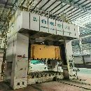 合肥2400吨锻压线：800吨～400吨四台。
800吨，滑块行.