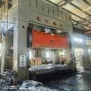 南通腾达1250框架液压机，开口1800行程1400台面尺寸移.