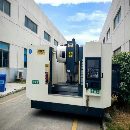 同款三台冠驰1370加工中心，三轴线轨，BT40主轴8000转.