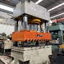 南通锻压1250，台面1.4米1.6米，开口1.3米，油缸行程8.