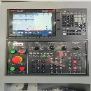 全新1580重型加工中心。三菱M80系统。BT50主轴皮带6000转，24把刀臂式刀库.