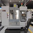 仓库新到同款3台台湾麗伟V40M加工中心，尔法电机驱动.